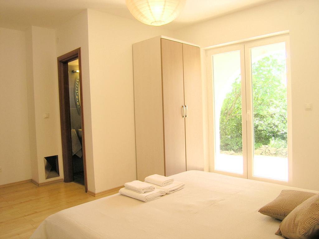 Apartments Dagmar Krk Town Exterior foto